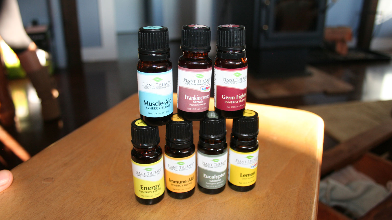 1600-x-900_Essential-Oils