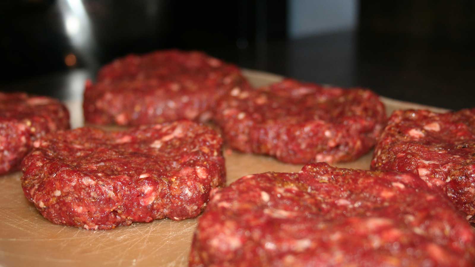 1600-x-900_Venison-burgers