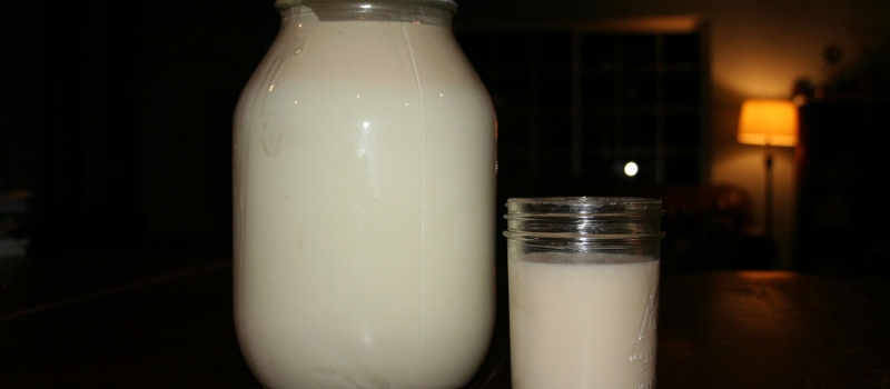 1600-x-900_Raw-Milk